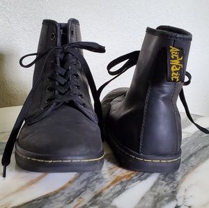 Dr. Martens Shoreditch Greasy Boots Size 8 USL
